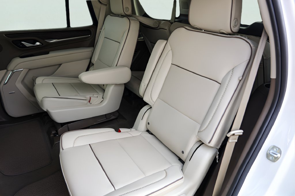 Used 2024 White GMC Denali image 26