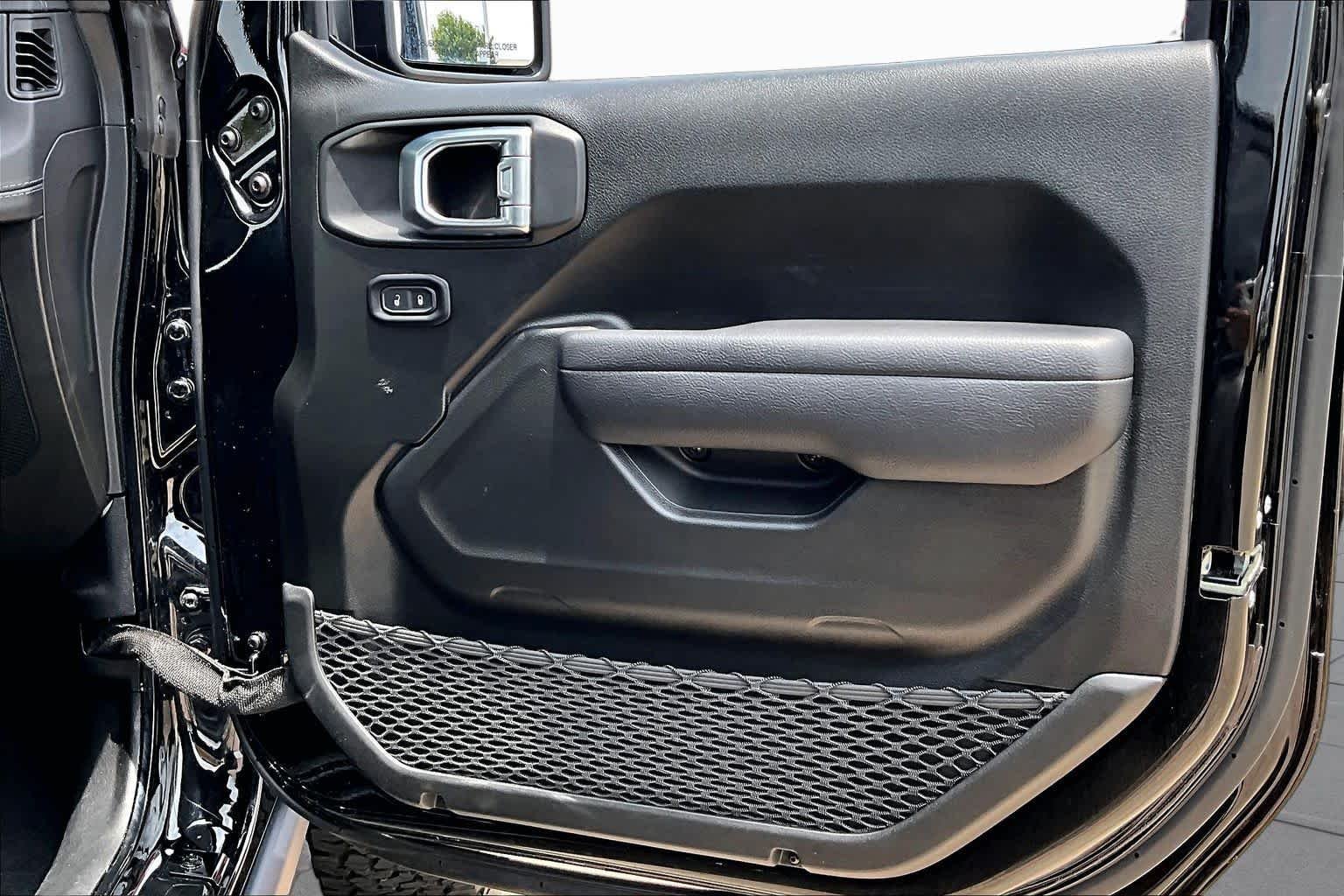 Used 2024 Black Clearcoat Jeep Rubicon image 22