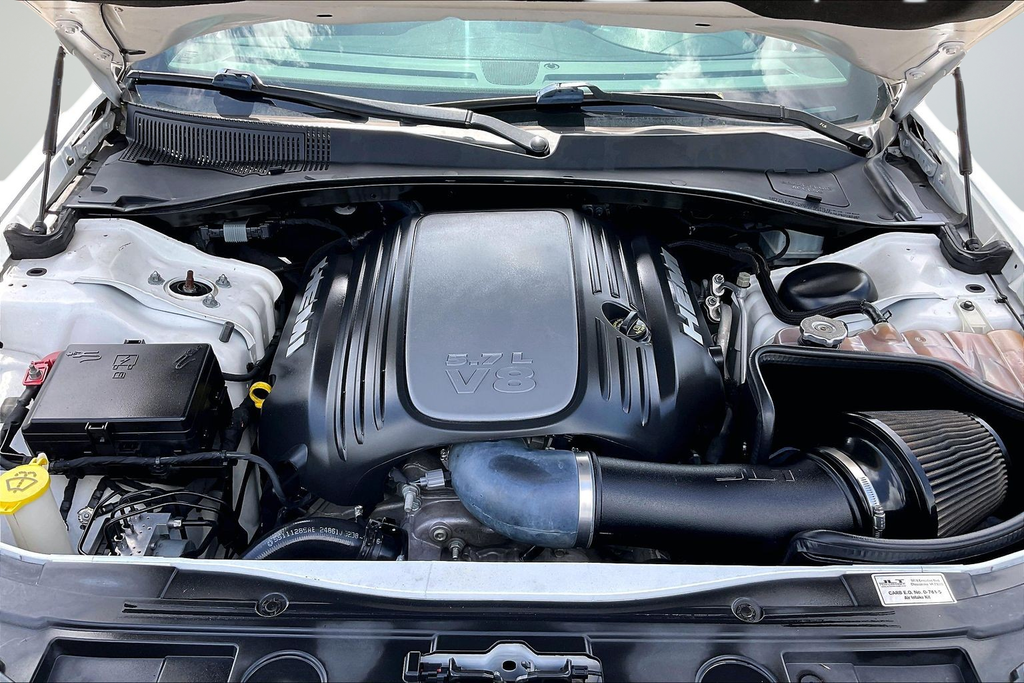 Used 2019 White Chrysler S image 13