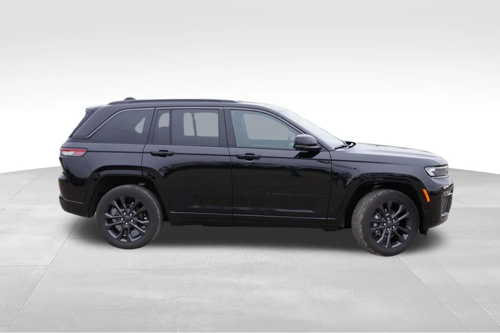 Used 2026 Black Jeep Limited Reserve image 3