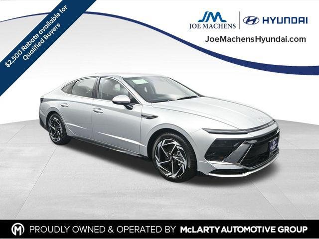 New 2026 Silver Hyundai SEL Sport image 2