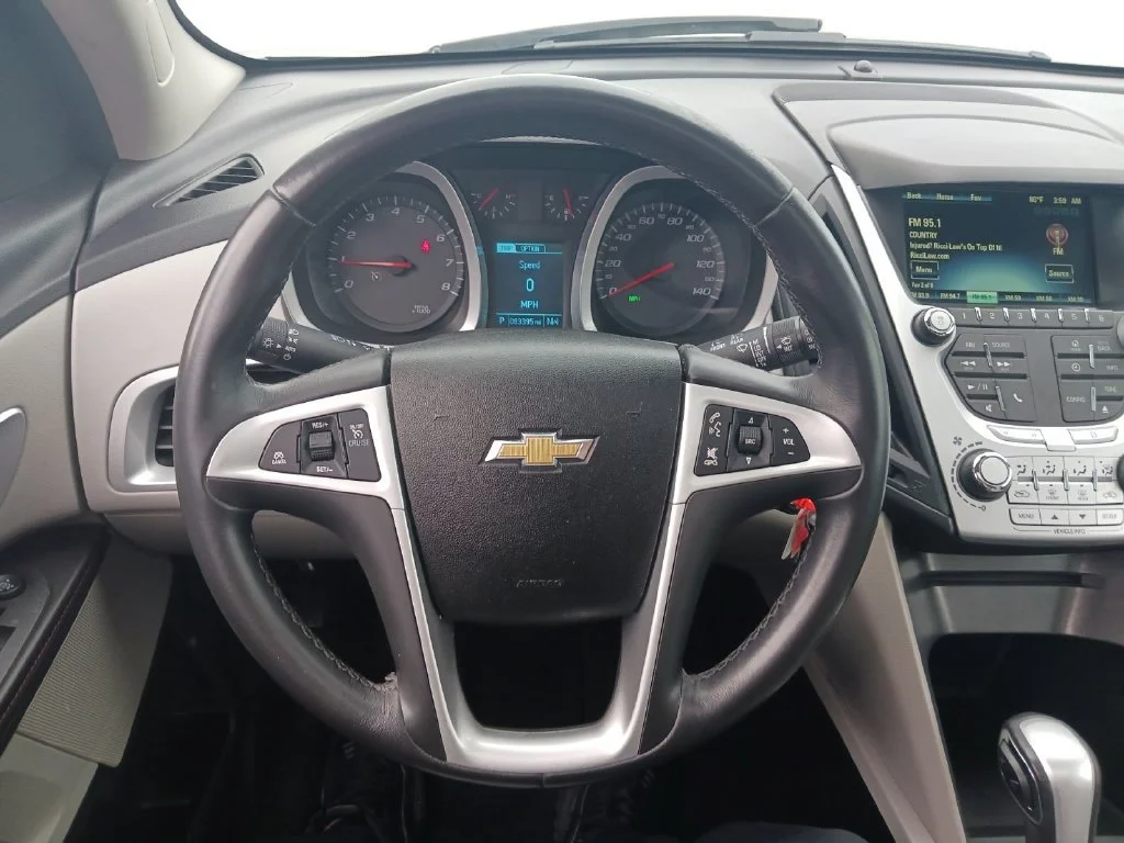Used 2015 SILVER TOPAZ METALLIC Chevrolet LT image 17