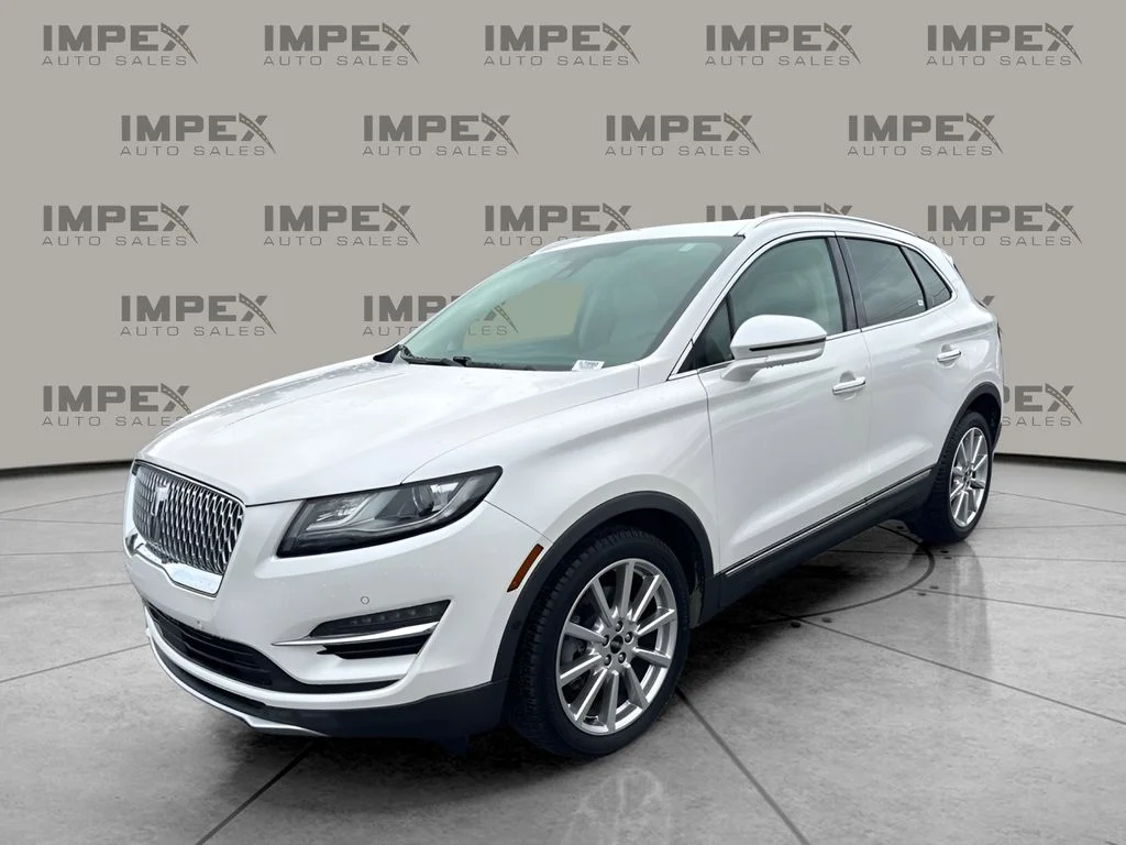 Used 2019 White Lincoln Reserve image 1