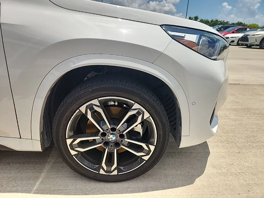 Used 2023 Alpine White BMW xDrive28i image 4