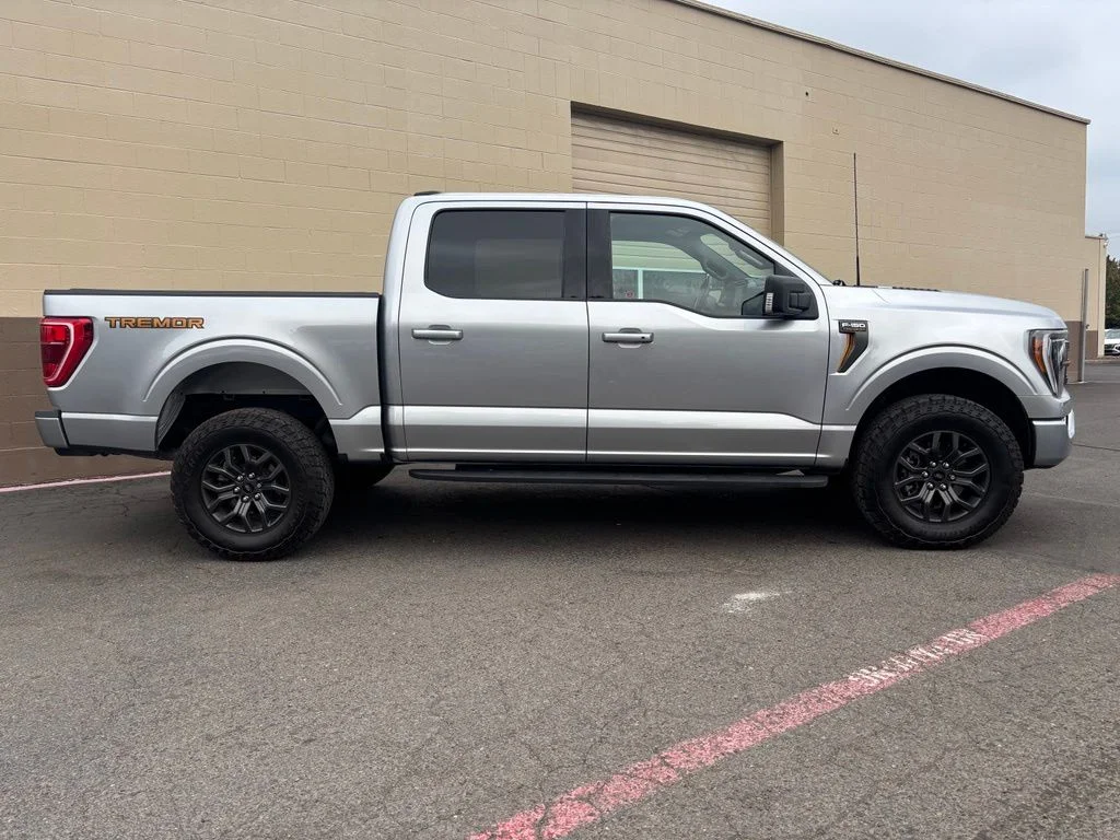 Used 2025 Gray Ford Tremor image 3