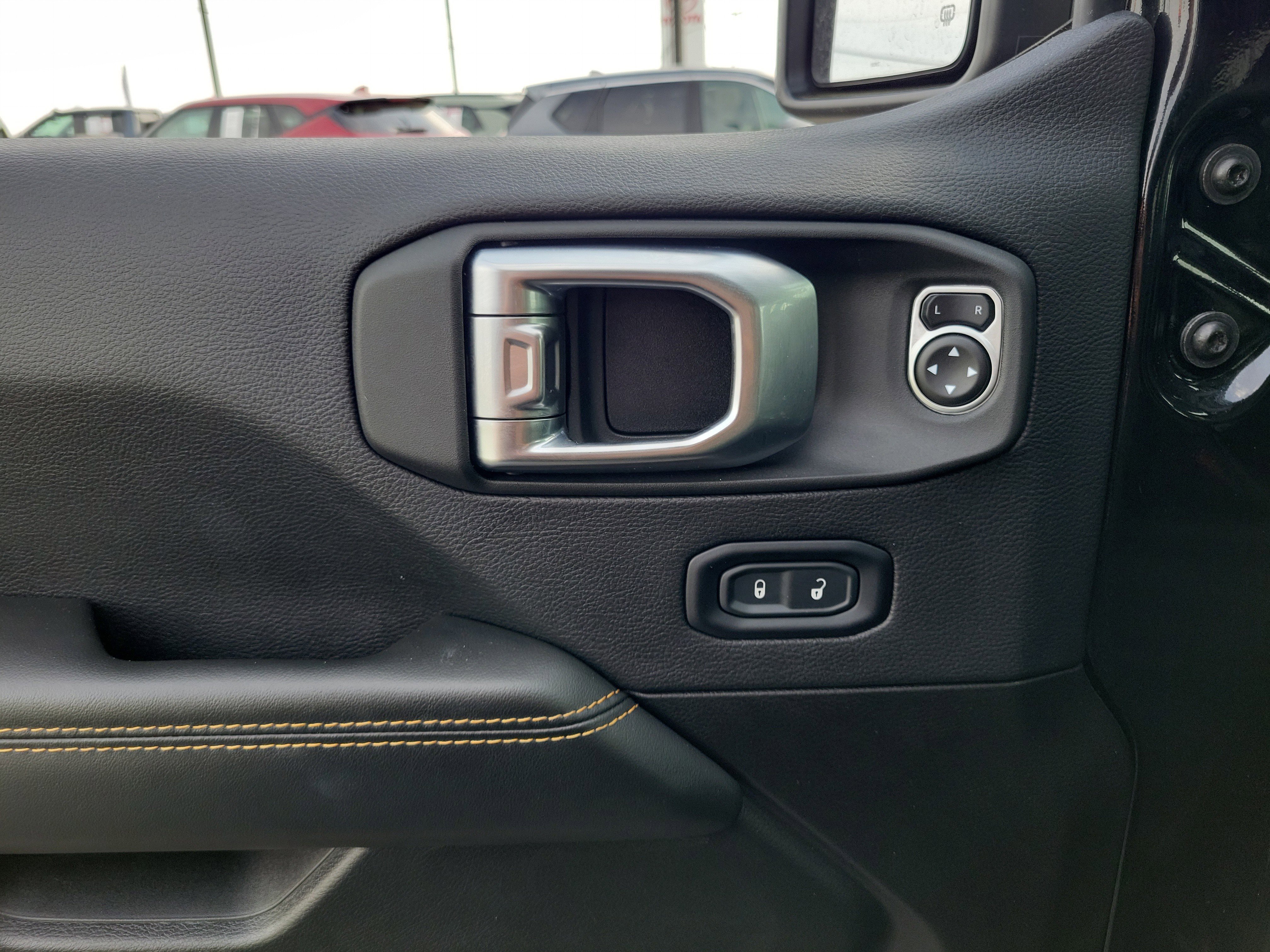 2025 Jeep Wrangler 4-Door Sahara - Photo 17