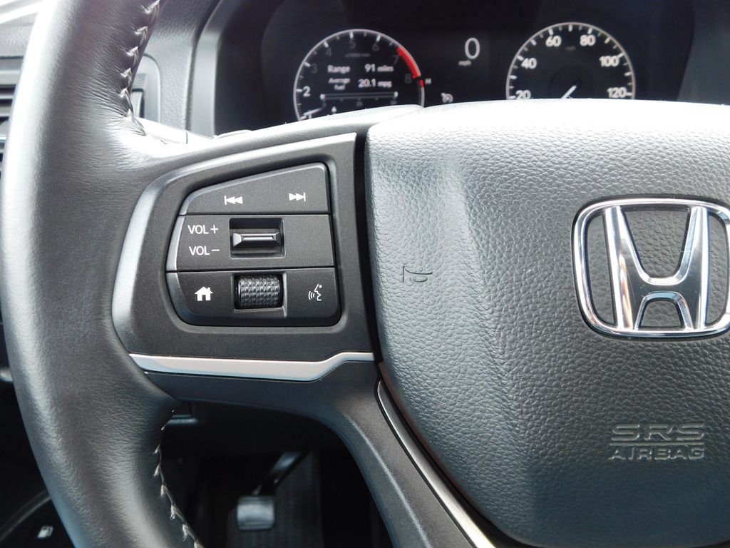 Used 2025 White Honda RTL image 32