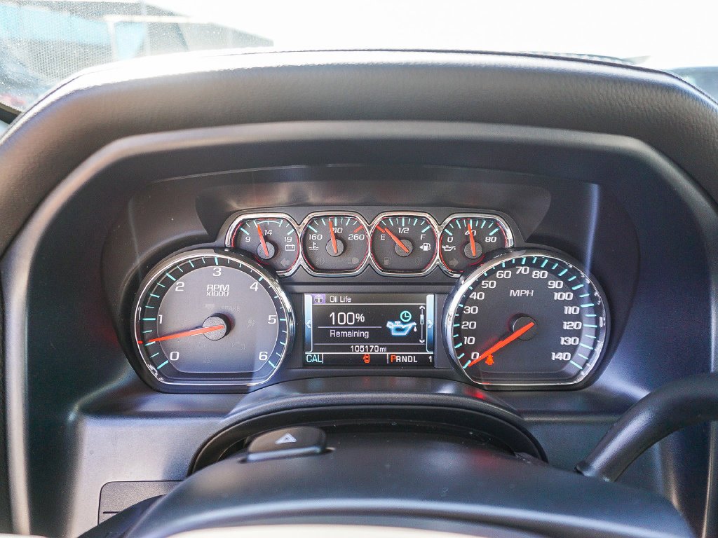 Used 2017 White GMC SLE image 21