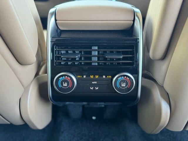 New 2026 Belgravia Green LAND ROVER SE image 22