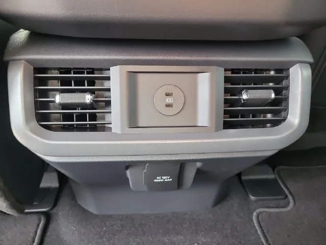 New 2026 Oxford White Ford Lariat image 15