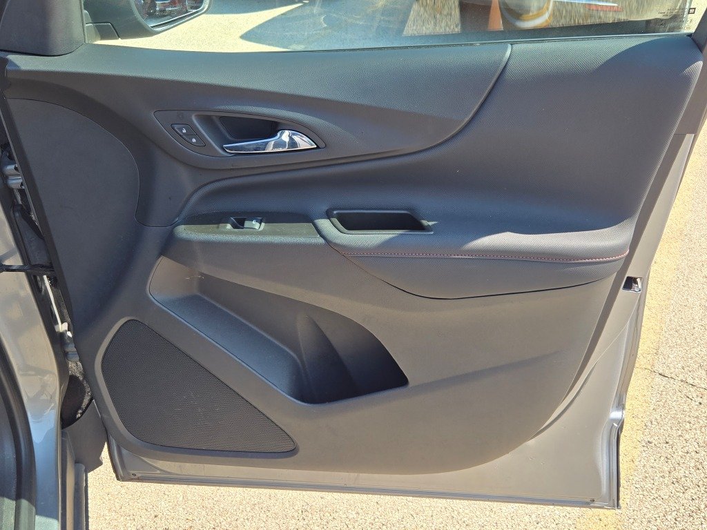 Used 2023 Gray Chevrolet RS image 6