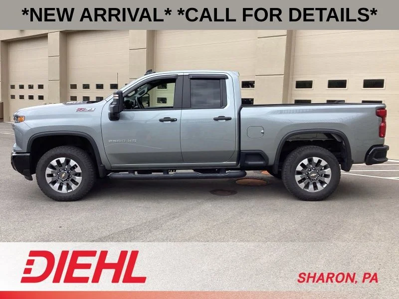 Used 2024 Gray Chevrolet Custom image 4