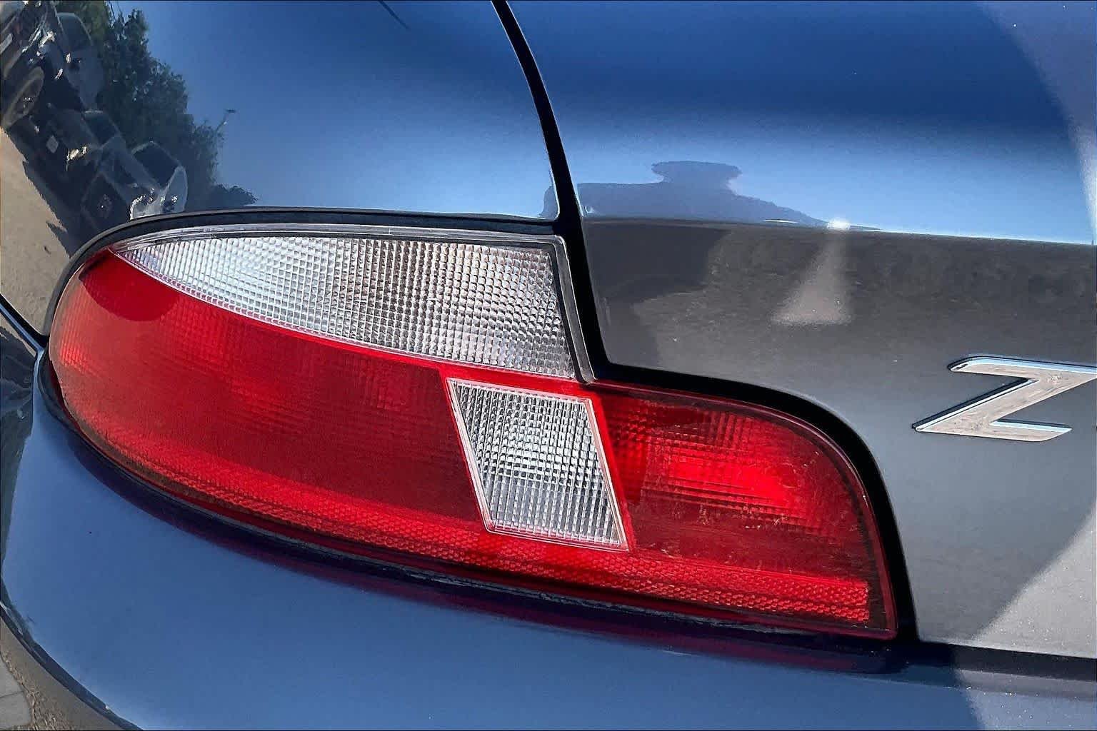 Used 2001 Titanium Silver Metallic BMW 3.0i image 25