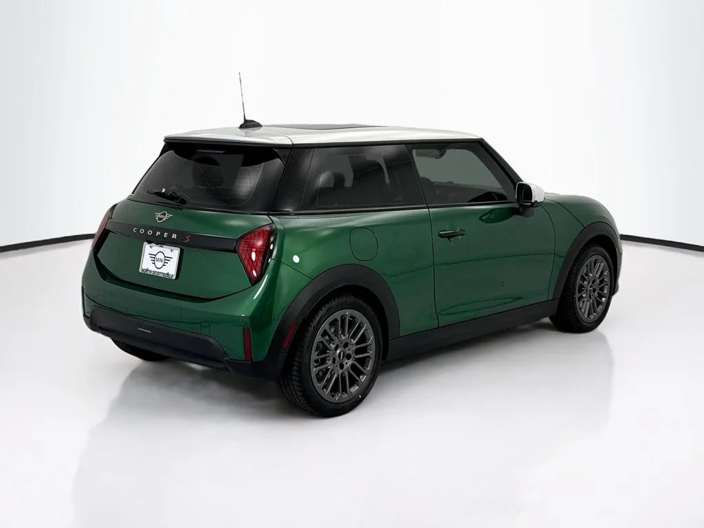 New 2026 British Racing Green IV Met MINI Signature Plus image 5