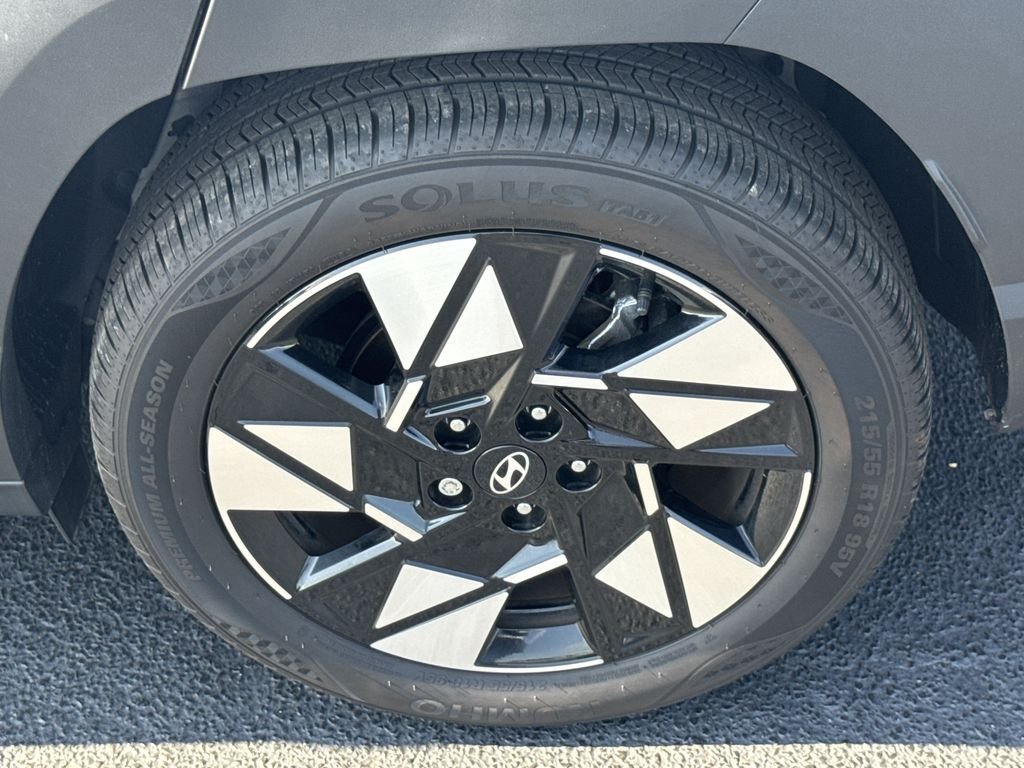 Used 2025 Gray Hyundai SEL image 19