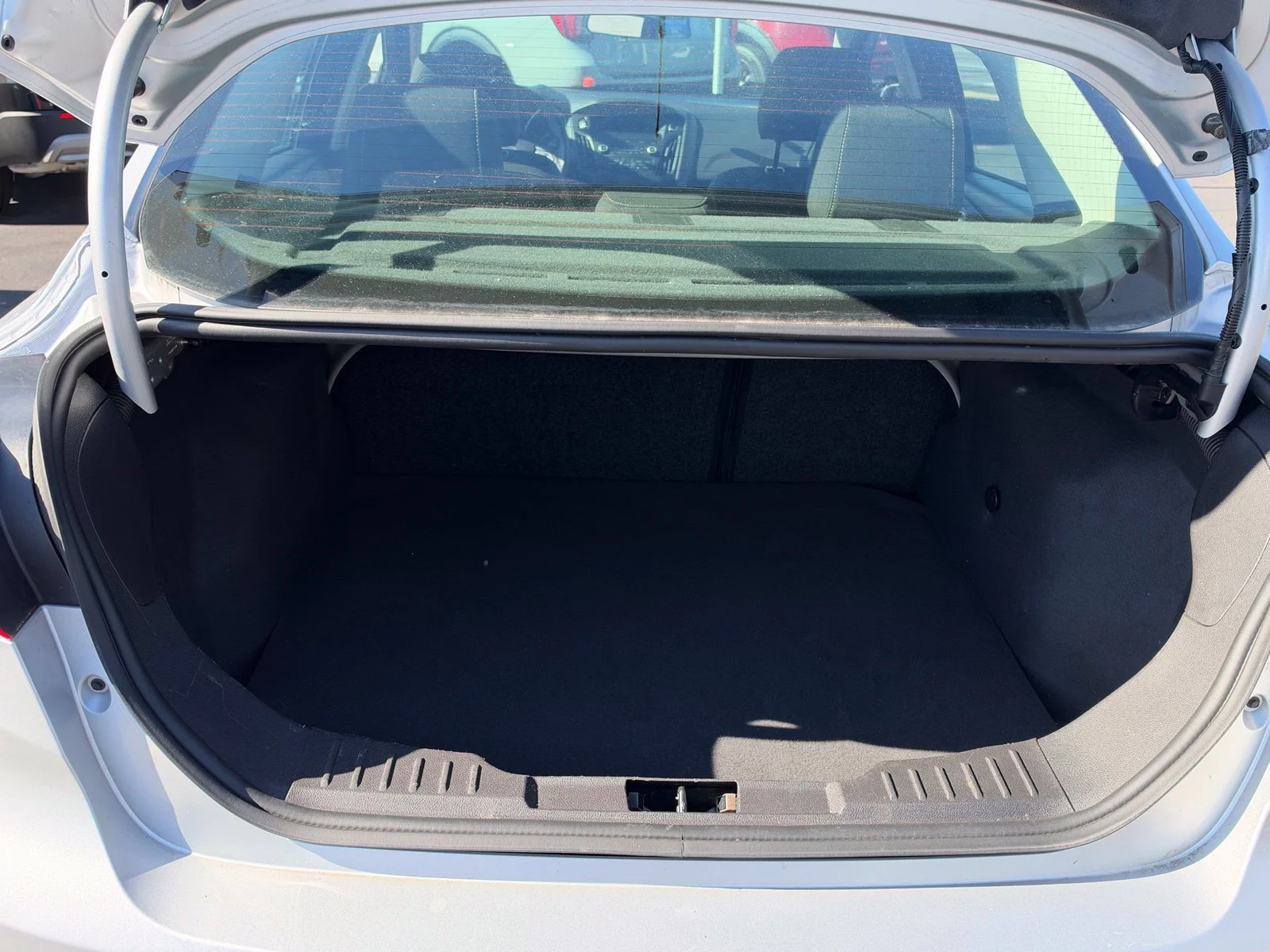Used 2018 Silver Ford SE image 27