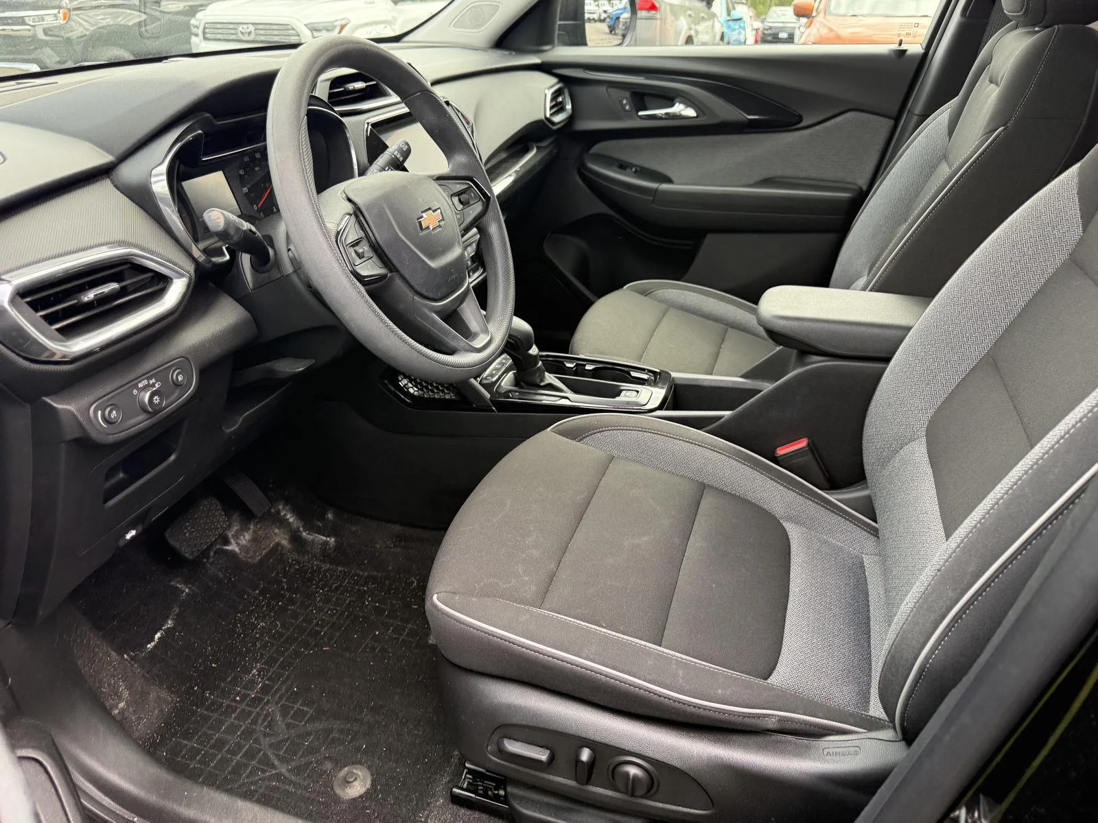 Used 2023 MOSAIC BLACK METALLIC Chevrolet LT image 7