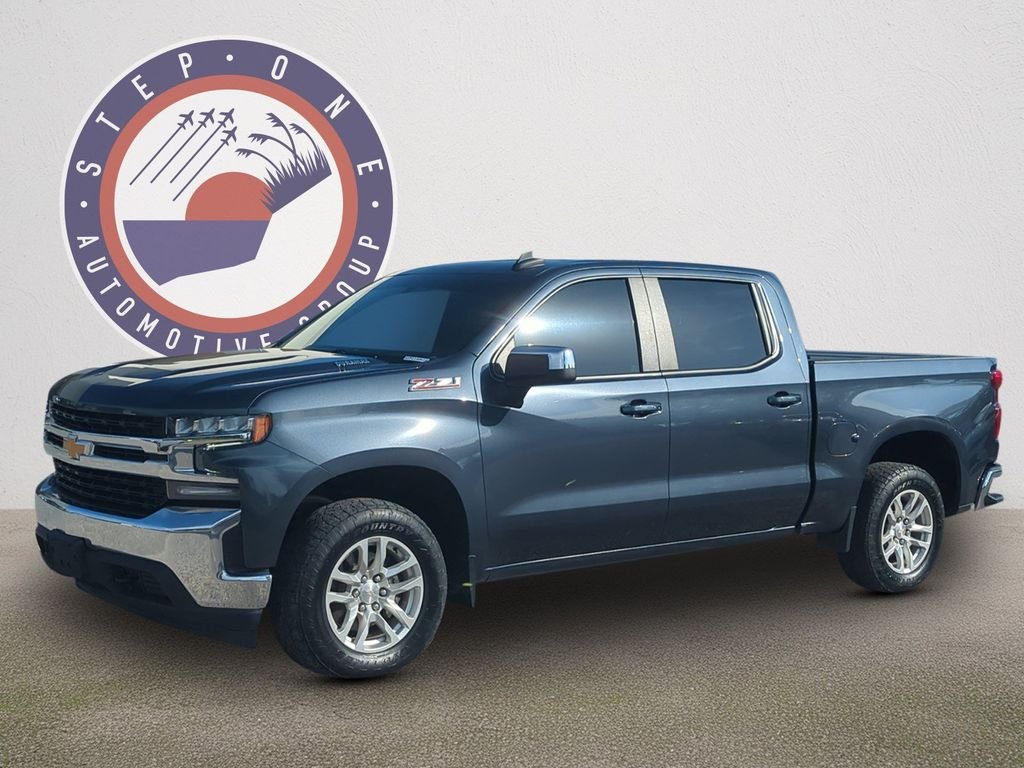 Used 2022 Gray Chevrolet LT image 2