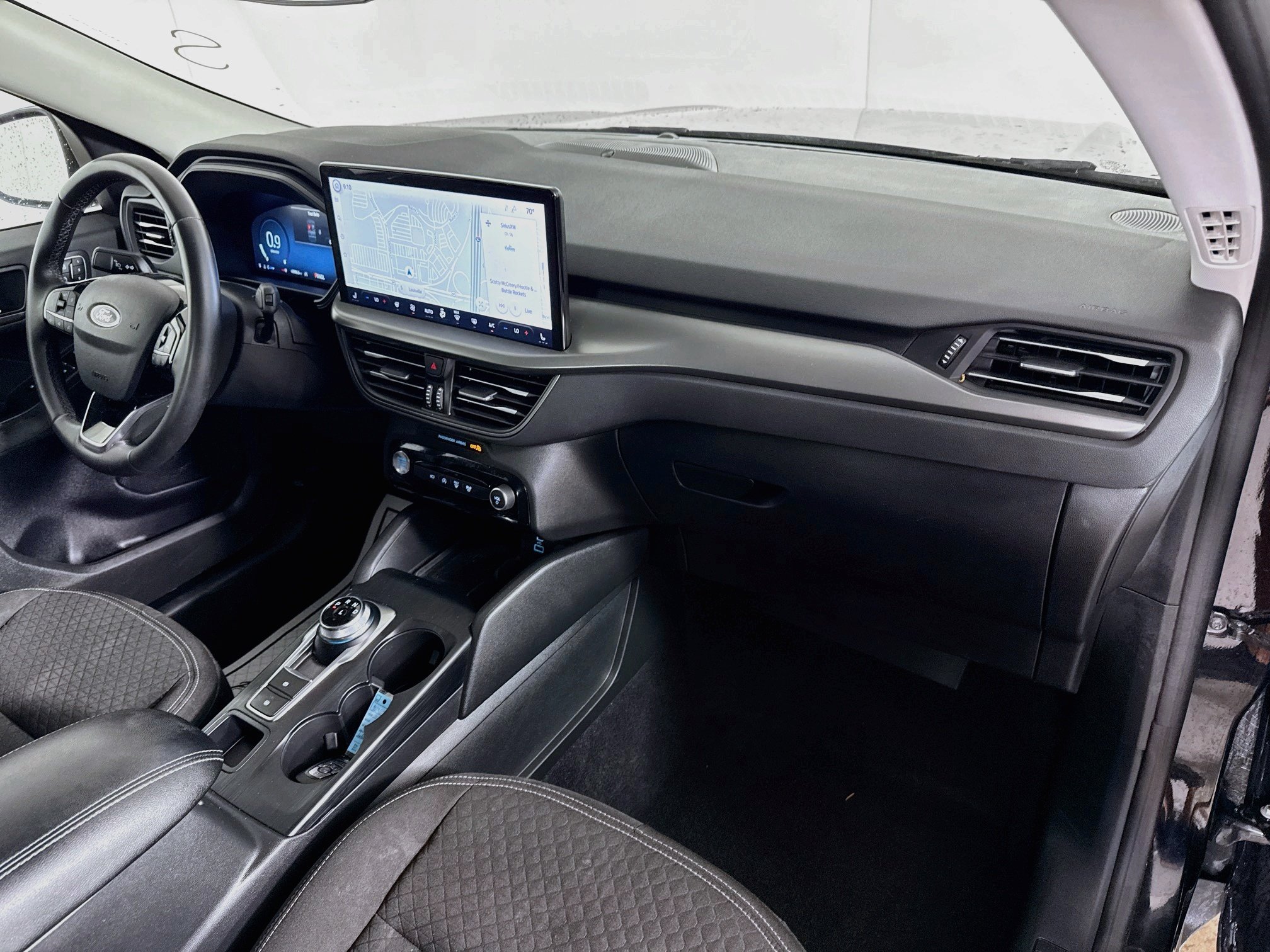 Used 2023 Agate Black Metallic Ford Active image 29