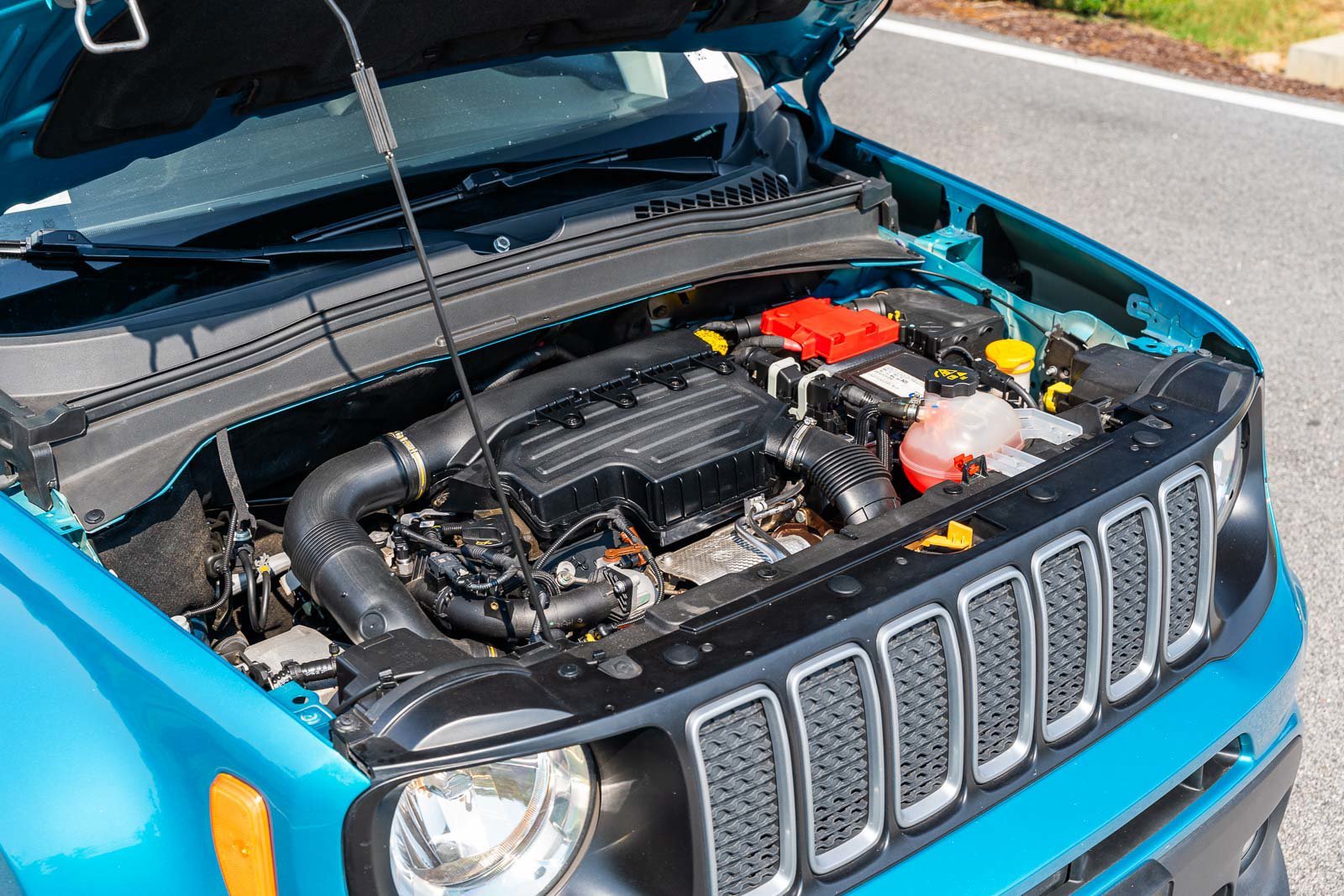 Used 2022 Teal Jeep Latitude image 19