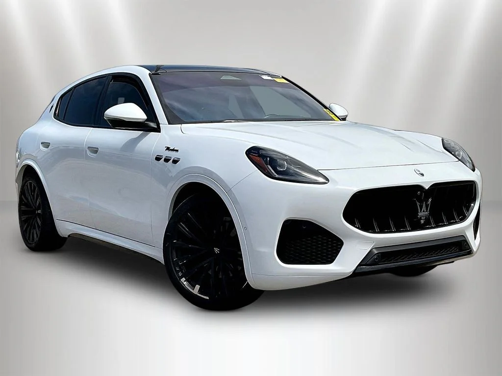 Used 2023 Bianco Maserati Modena image 3