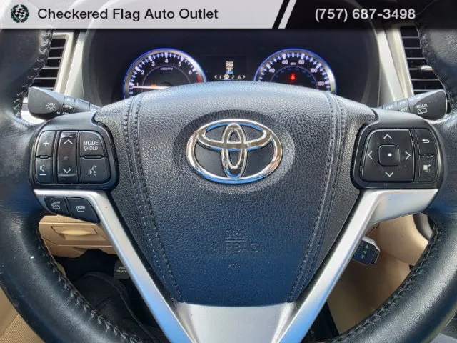 Used 2014 Blizzard Pearl Toyota XLE V6 image 14