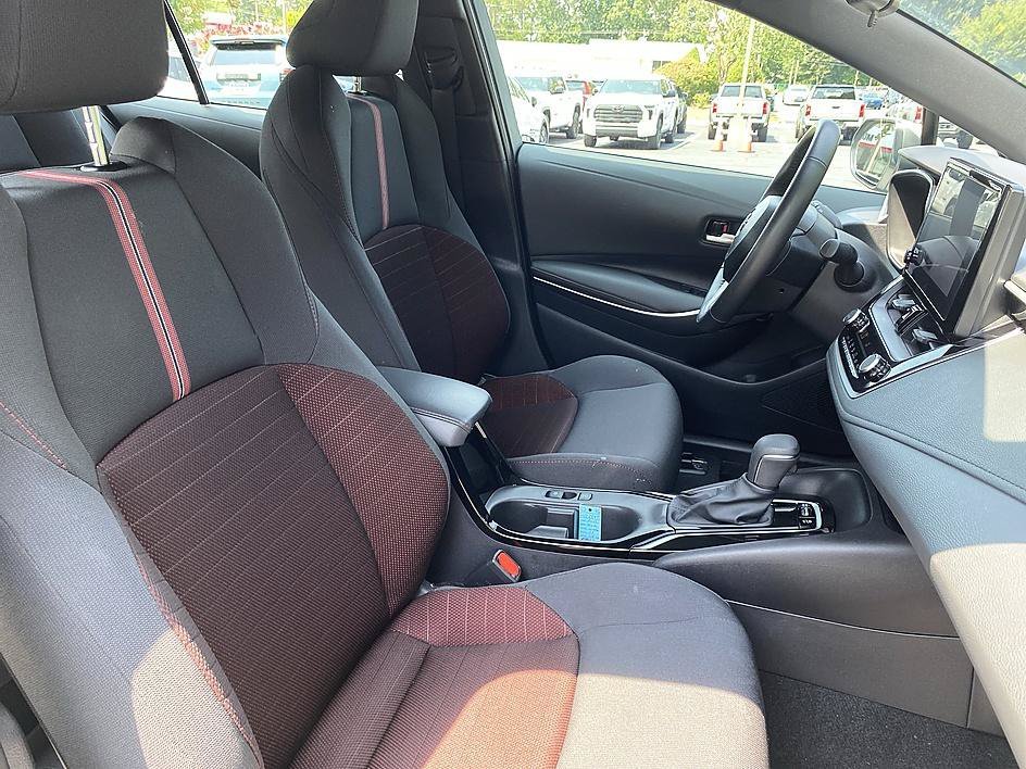 Used 2025 Ice Toyota SE image 24