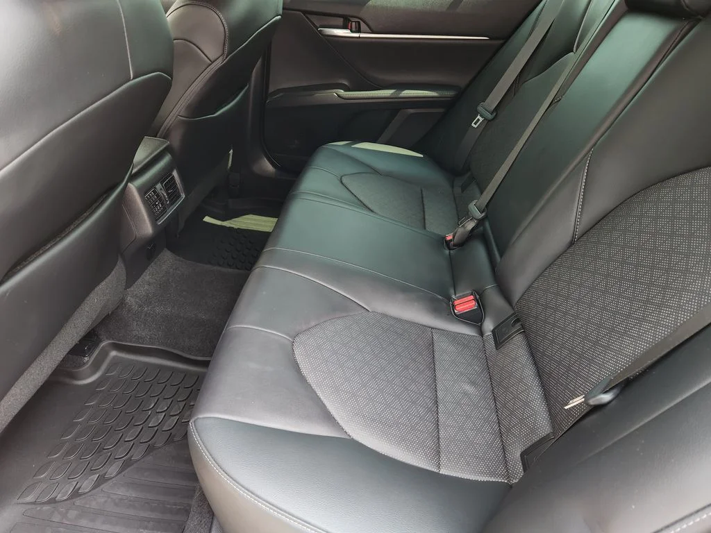 Used 2022 Wind Chill Pearl Toyota XSE image 32