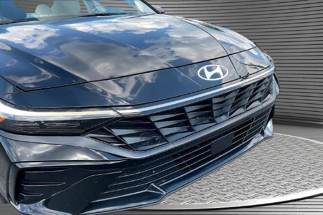 2025 Hyundai Elantra SEL - Photo 35