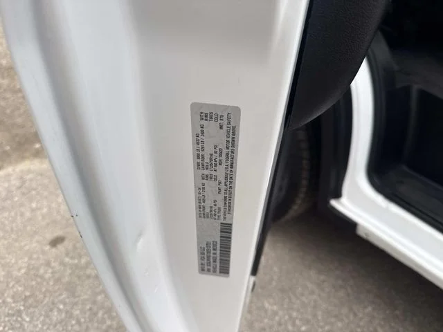 Used 2025 White Ram Base image 17
