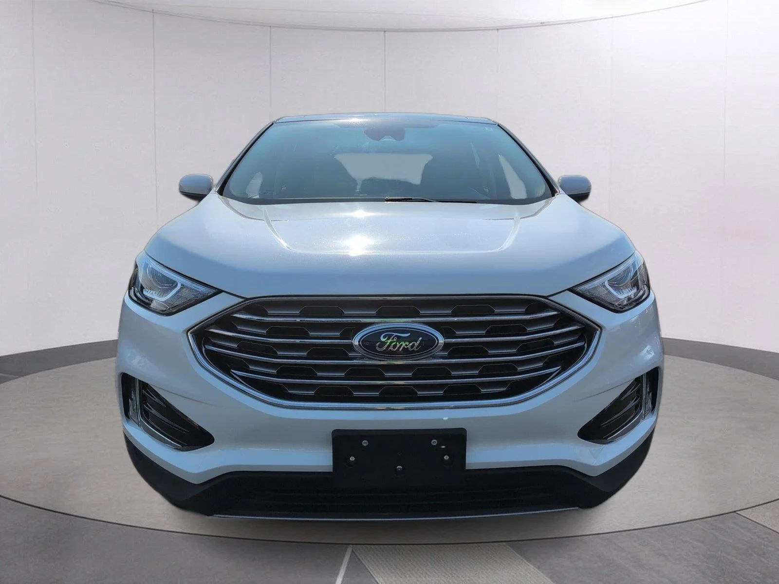 Used 2021 Star White Metallic Tri-Coat Ford SEL image 10