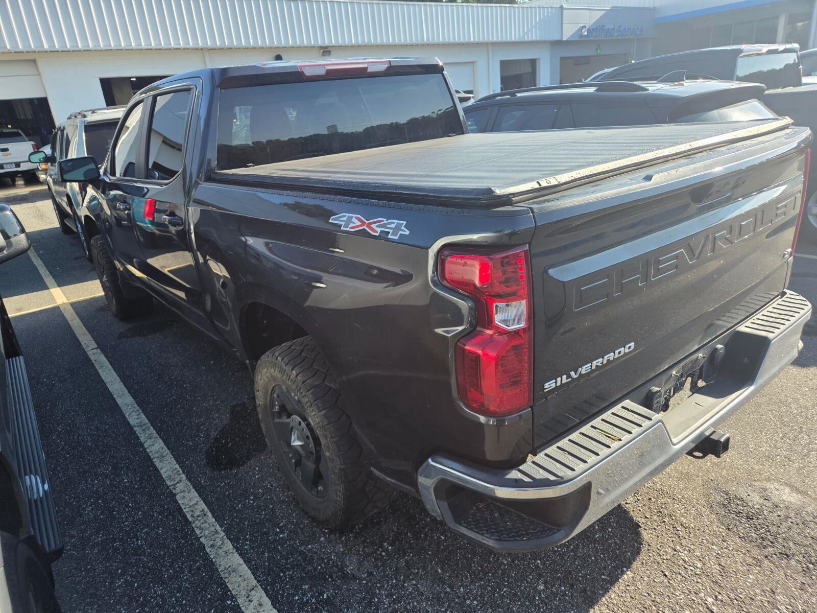 Used 2022 DARK ASH METALLIC Chevrolet LT image 6