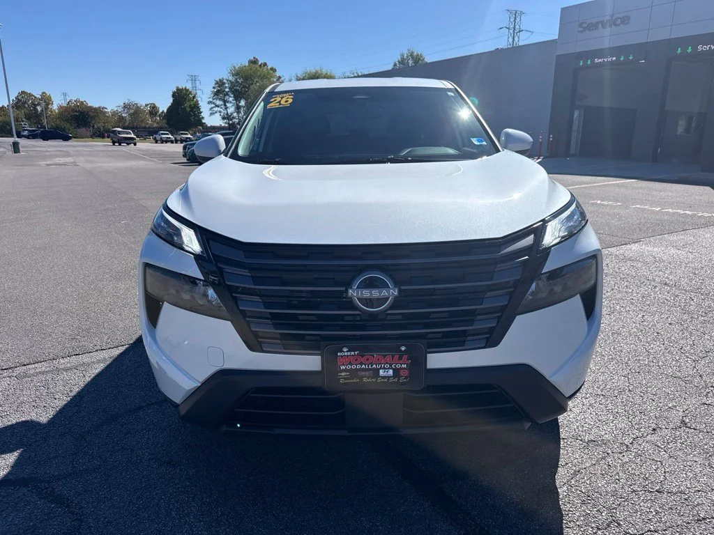 Used 2026 Everest White Nissan SV image 9