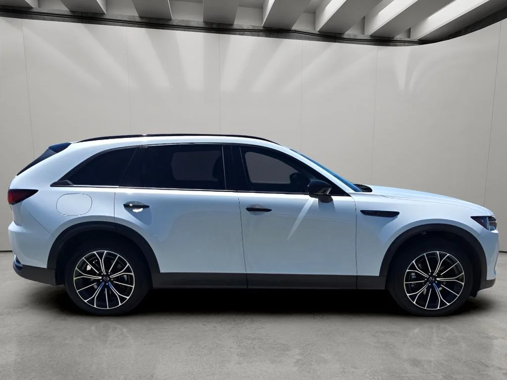 Used 2025 Rhodium White Premium Mazda Premium Package image 6