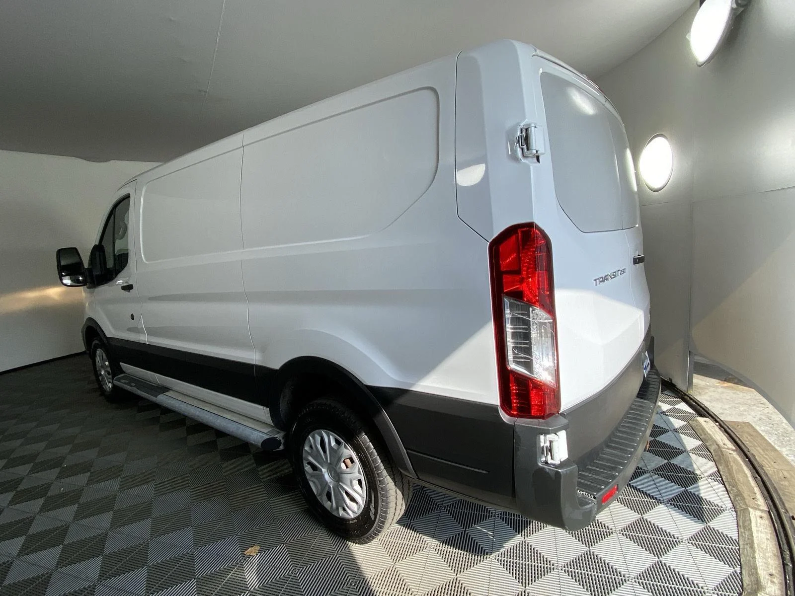Used 2021 Oxford White Ford 250 image 11