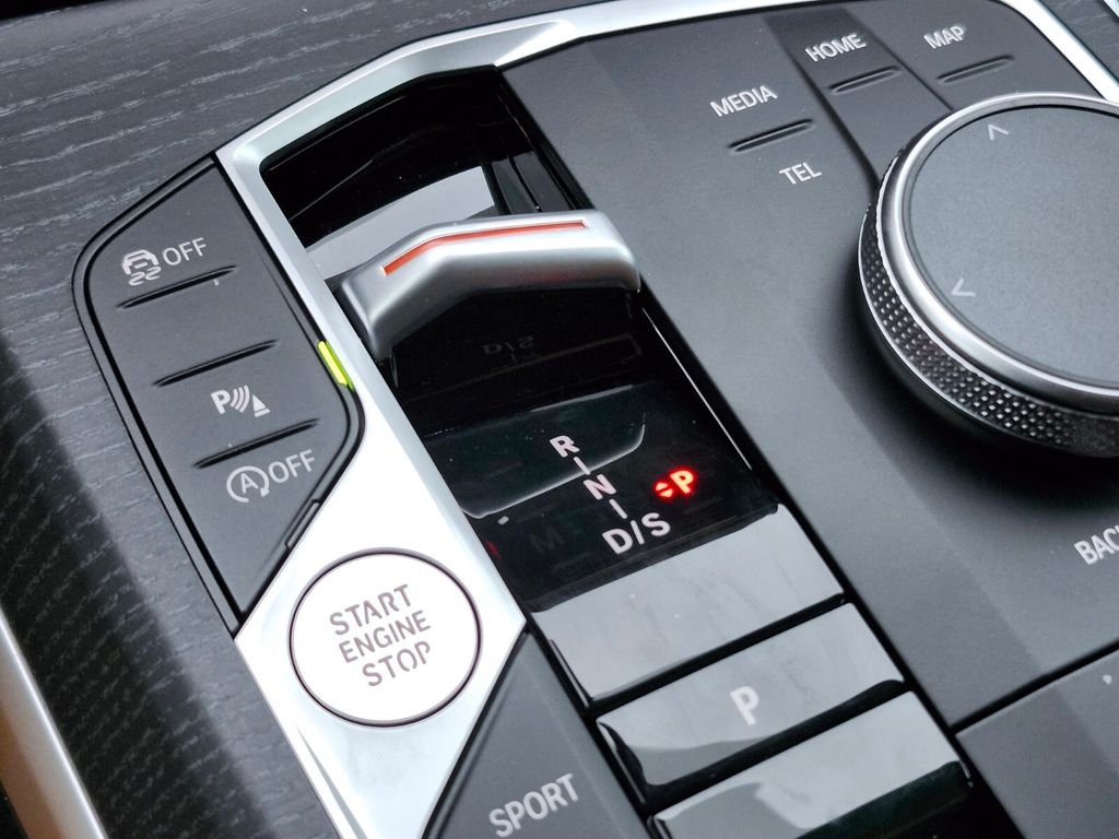 2026 BMW 3 Series 330i - Photo 27