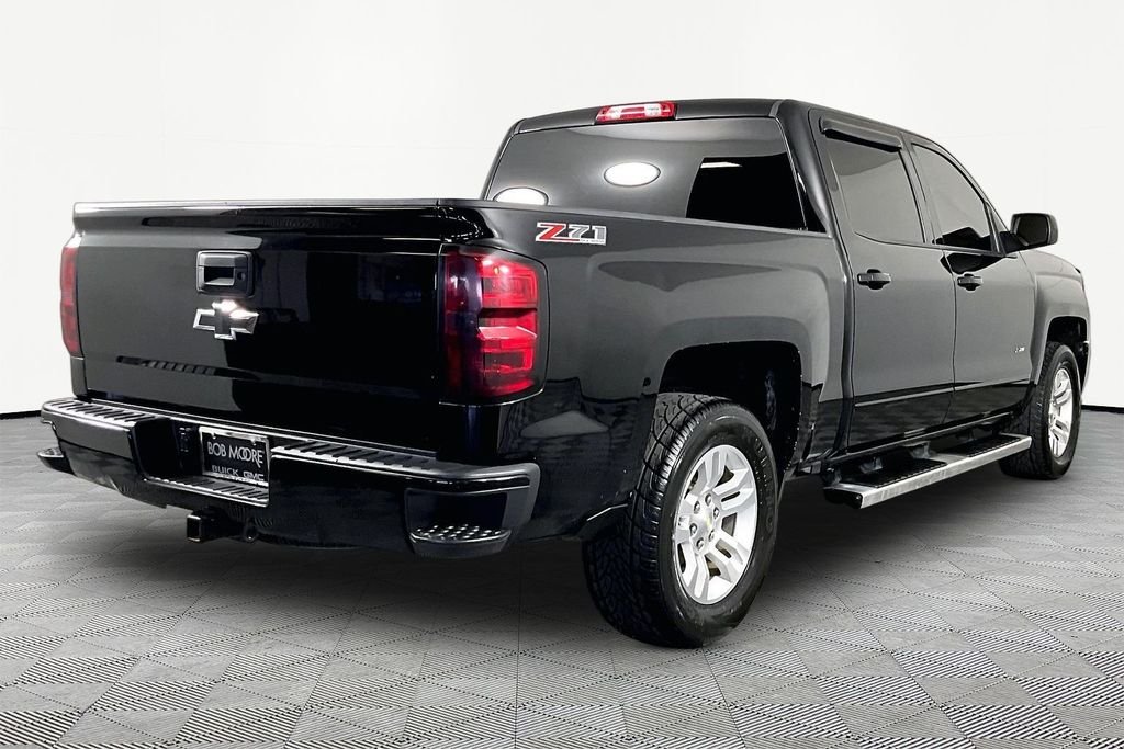 Used 2017 Black Chevrolet LT image 5