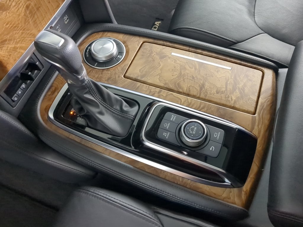 Certified Used 2022 SUPER BLACK Nissan SL image 29