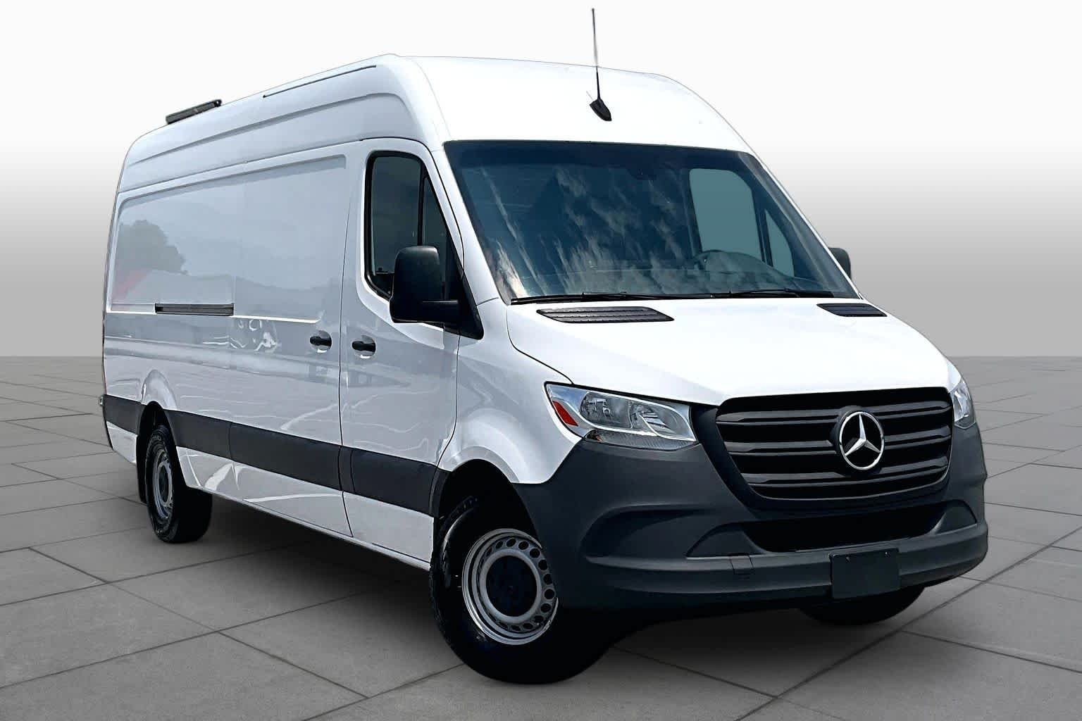 Used 2024 Arctic White Mercedes-Benz  image 3