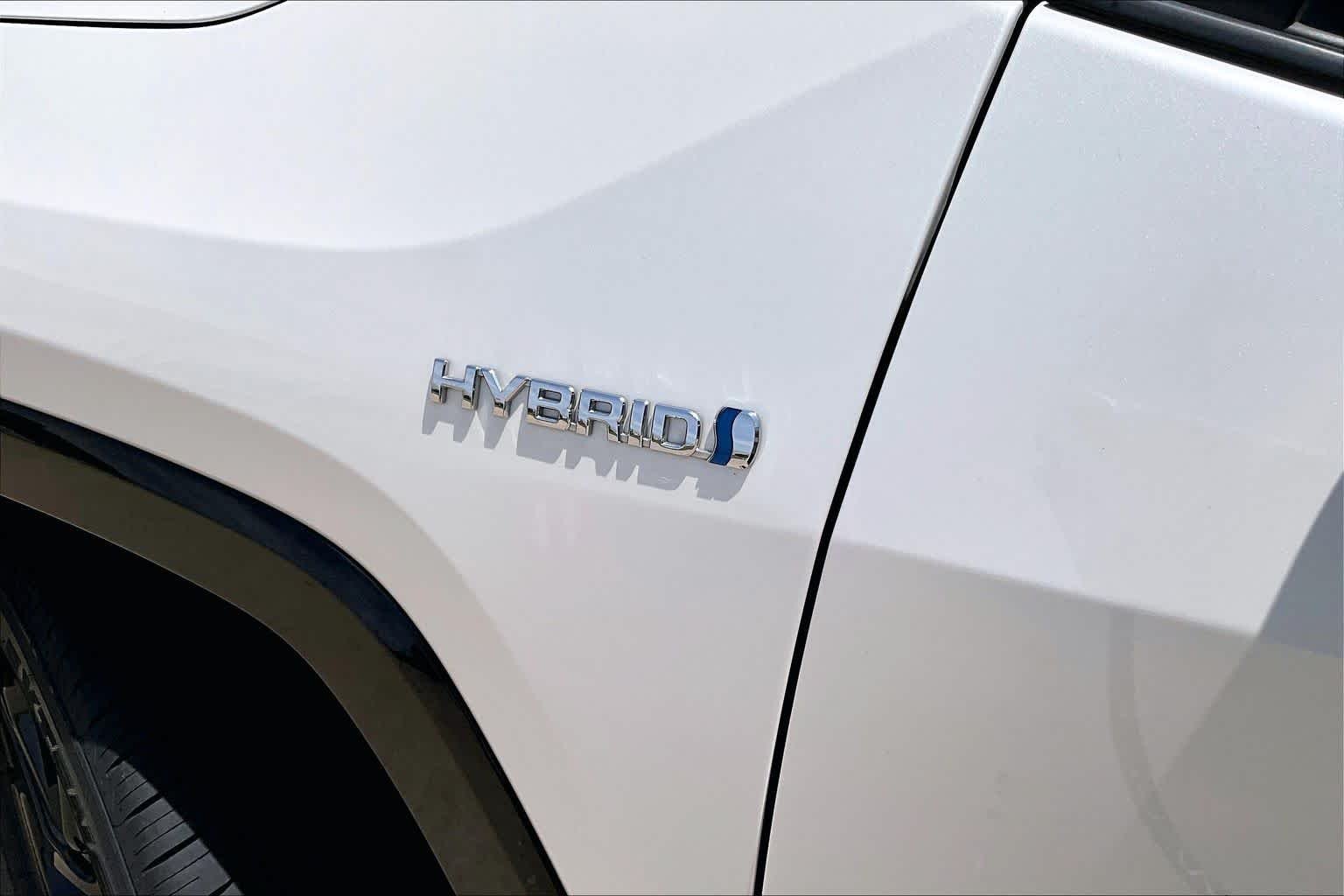 Used 2021 Blizzard Pearl/Midnight Black Metallic Toyota Hybrid XSE image 33