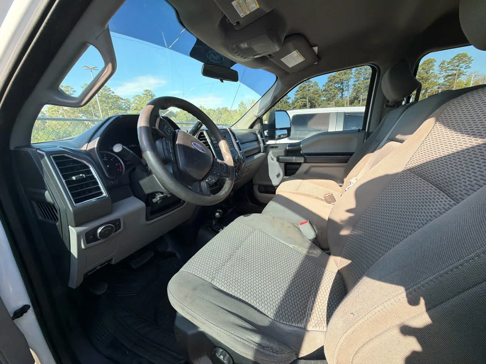Used 2017 Oxford White Ford XLT image 7