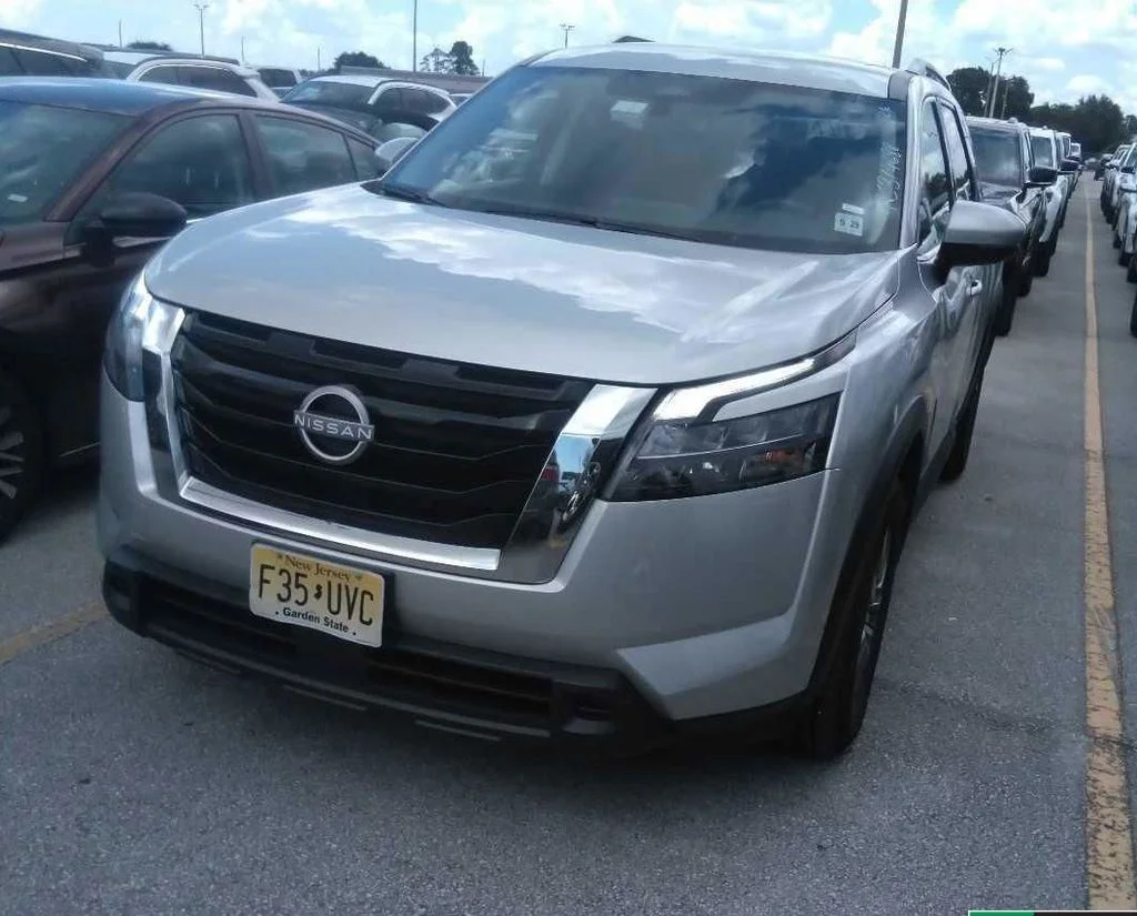 Used 2024 Silver Nissan SV image 1