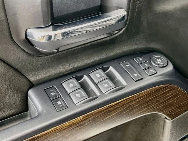 Used 2018 Silver GMC Denali image 9