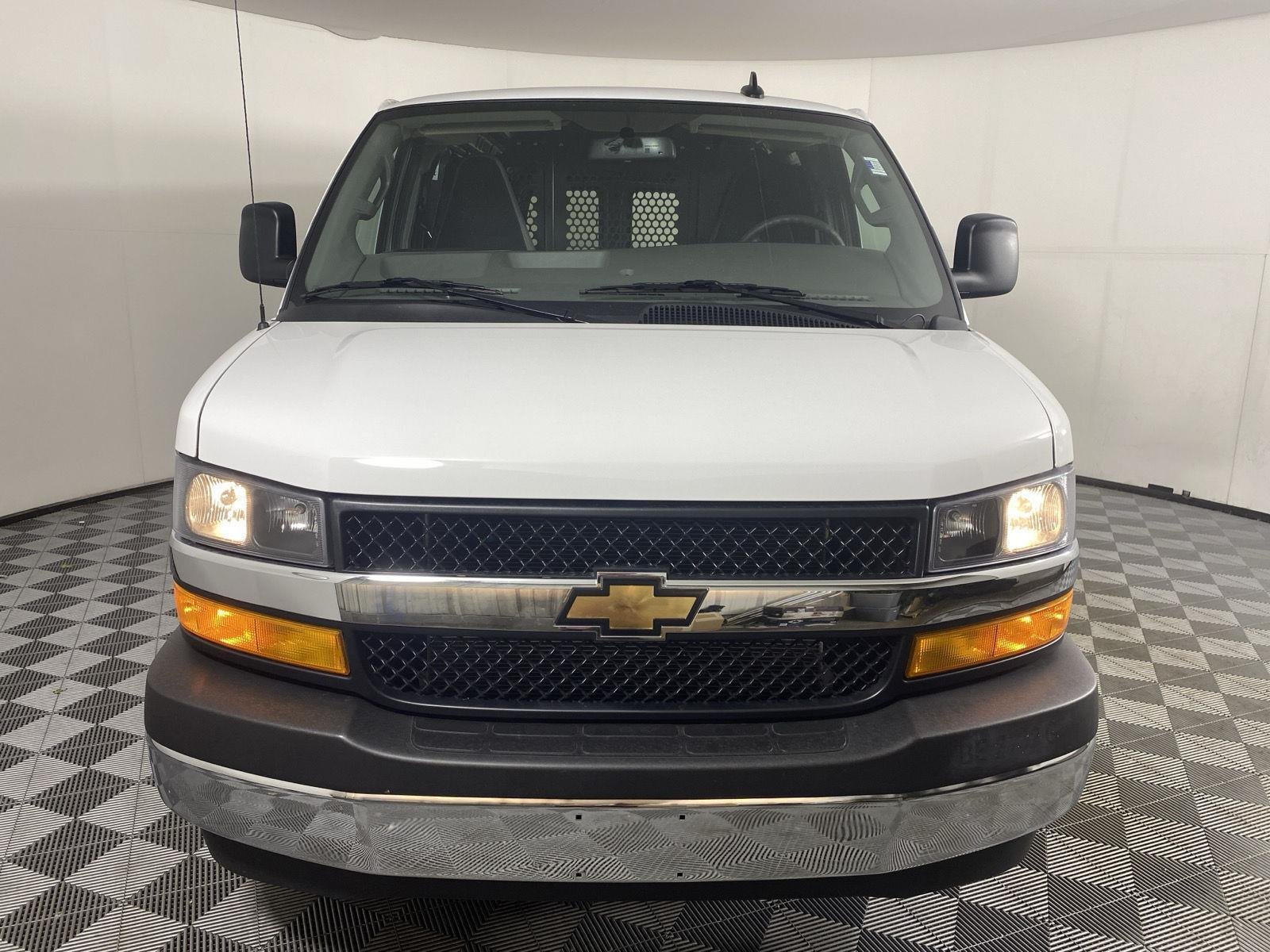 Used 2025 Summit White Chevrolet Work Van image 2