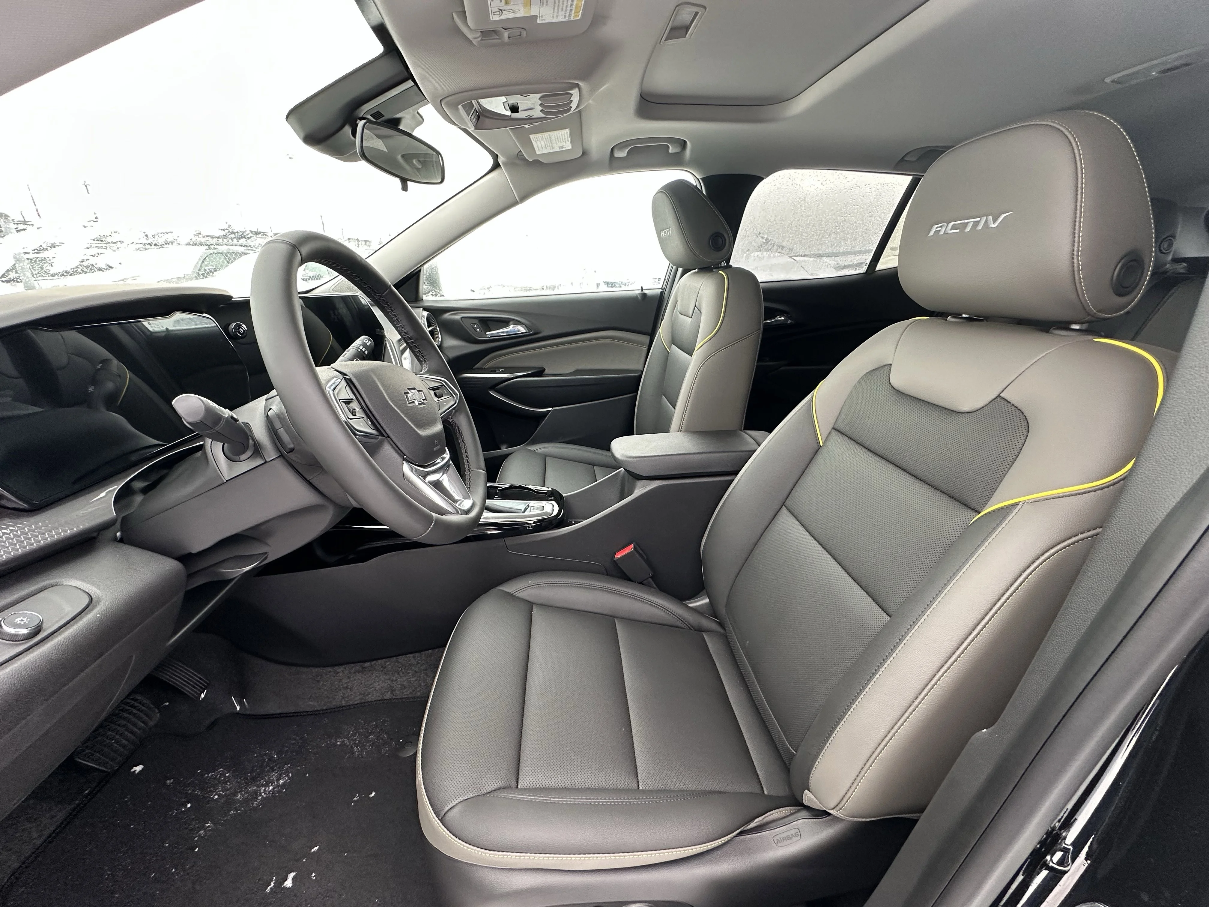 New 2026 Mosaic Black Metallic Chevrolet ACTIV image 9