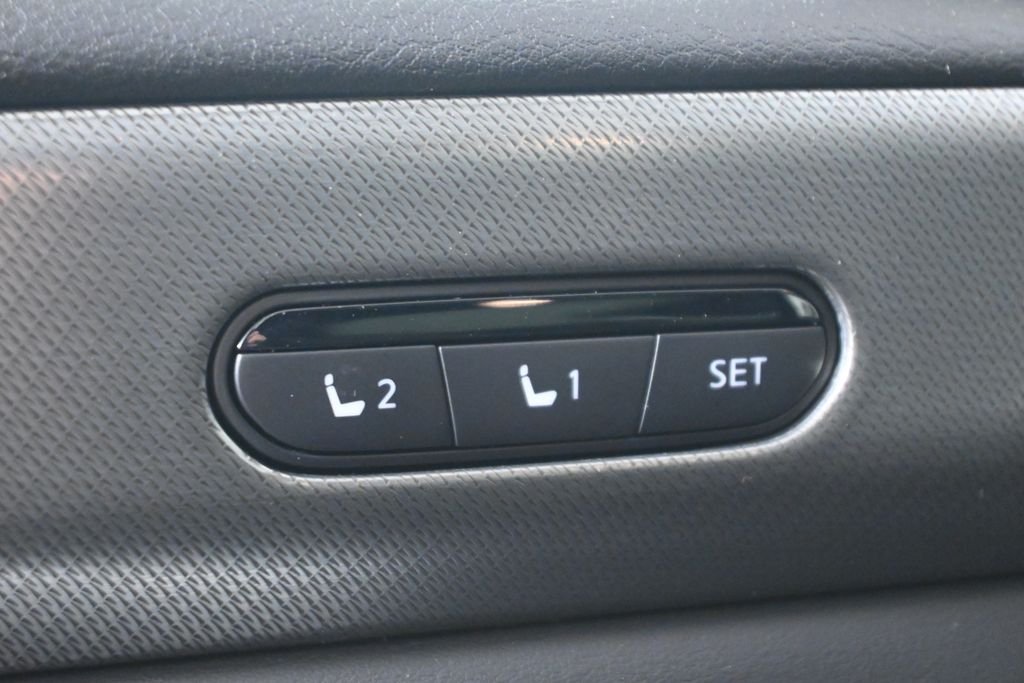 New 2027 RADIANT WHITE INFINITI Luxe AWD image 25