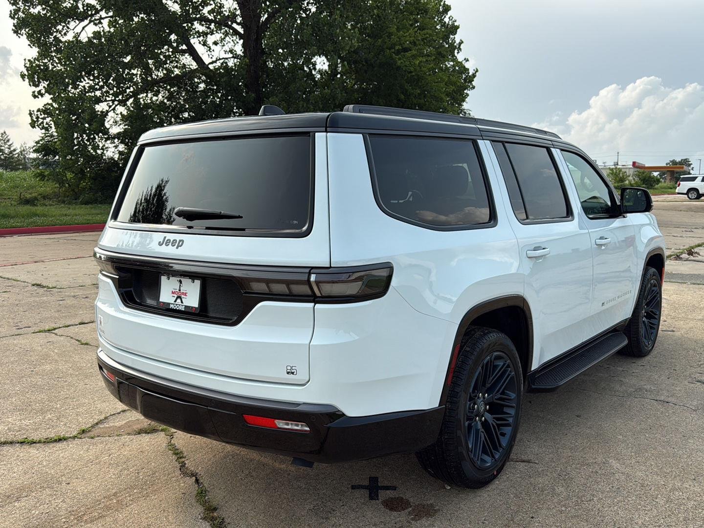 New 2026 Bright White Clear-Coat Exterior Paint Jeep 85th Anniversary image 7