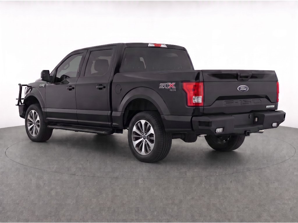 Used 2018 Shadow Black Ford XL image 4
