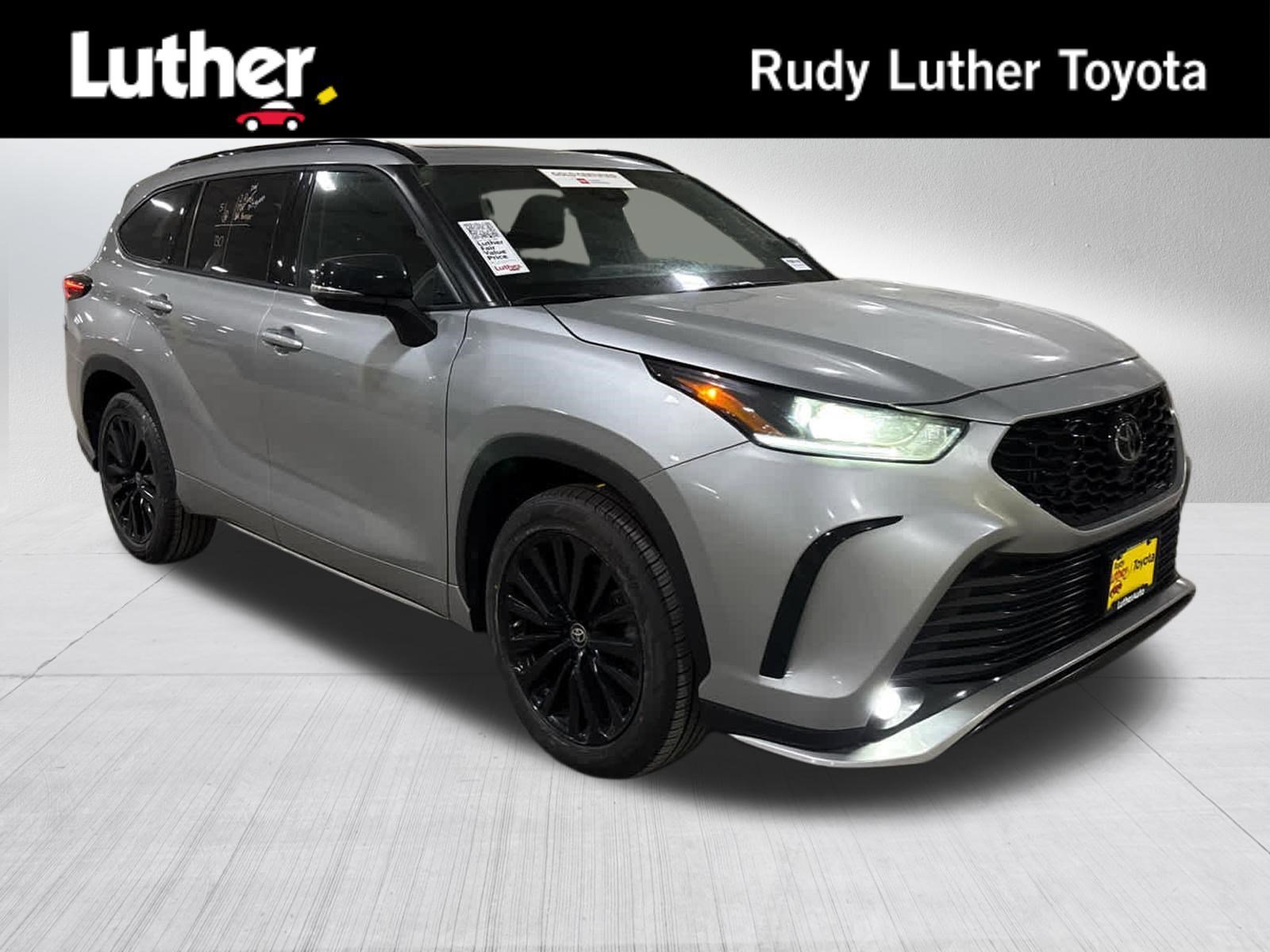 2025 Toyota Highlander XSE AWD's photo