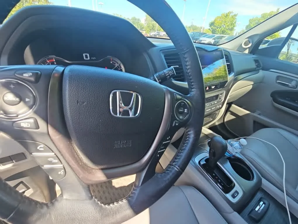 Certified Used 2018 Obsidian Blue Pearl Honda EX-L image 7